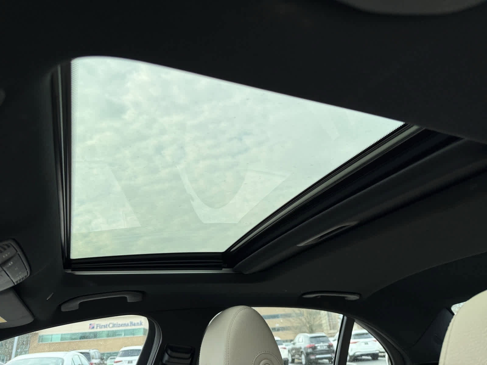 Used 2022 Mercedes-Benz E 350 Sedan image 27