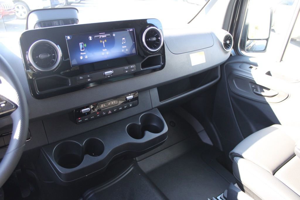 New 2025 Mercedes-Benz Sprinter 2500 image 25