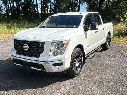 Used 2021 Nissan Titan SV w/ SV Convenience Package image 1