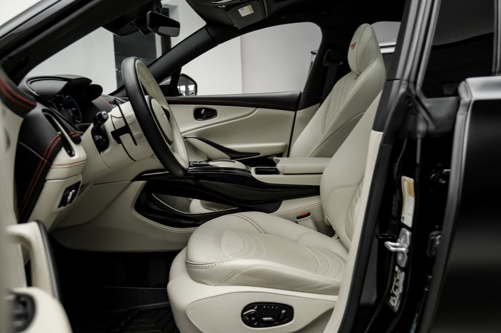Used 2023 Aston Martin DBX 707 AWD/4WD image 10