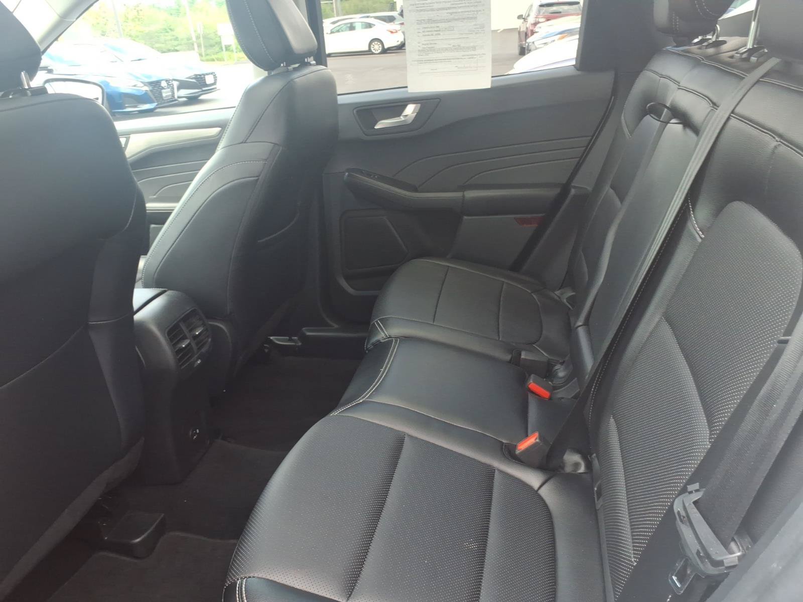 Used 2022 Ford Escape Titanium w/ Class II Trailer Tow Package FWD image 8