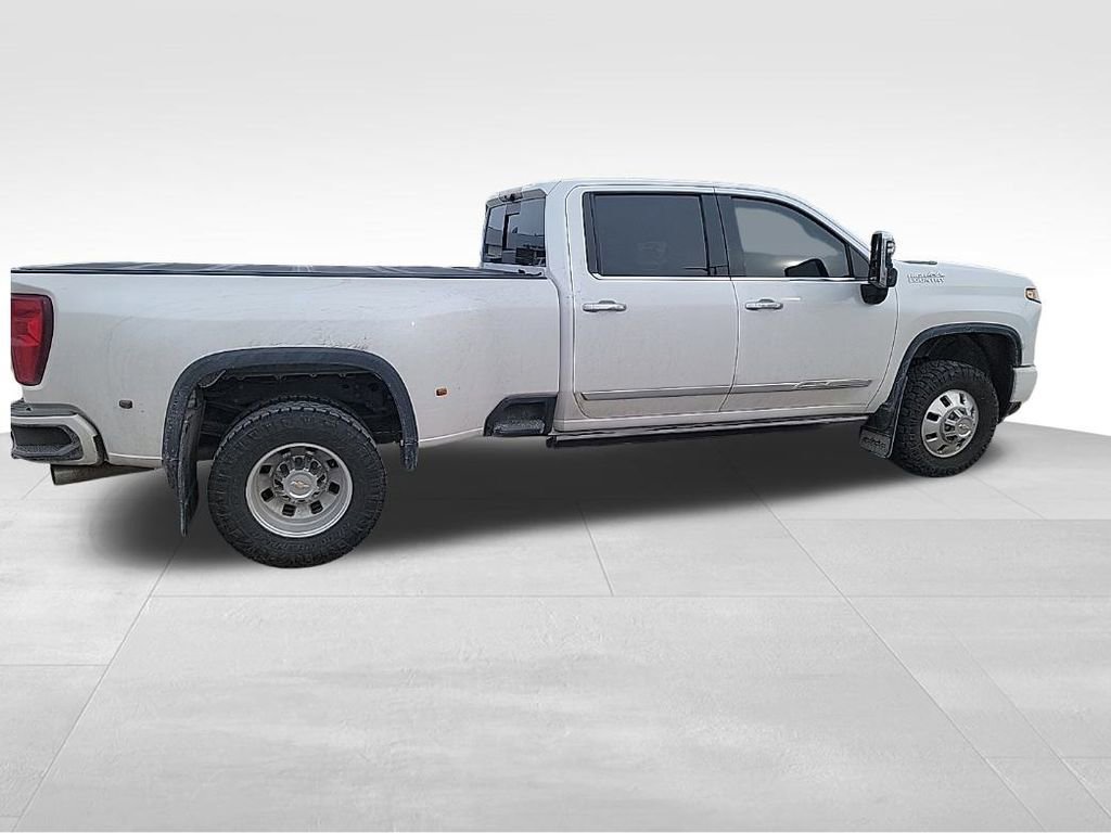 Used 2024 Chevrolet Silverado 3500 High Country w/ High Country Premium Package image 18