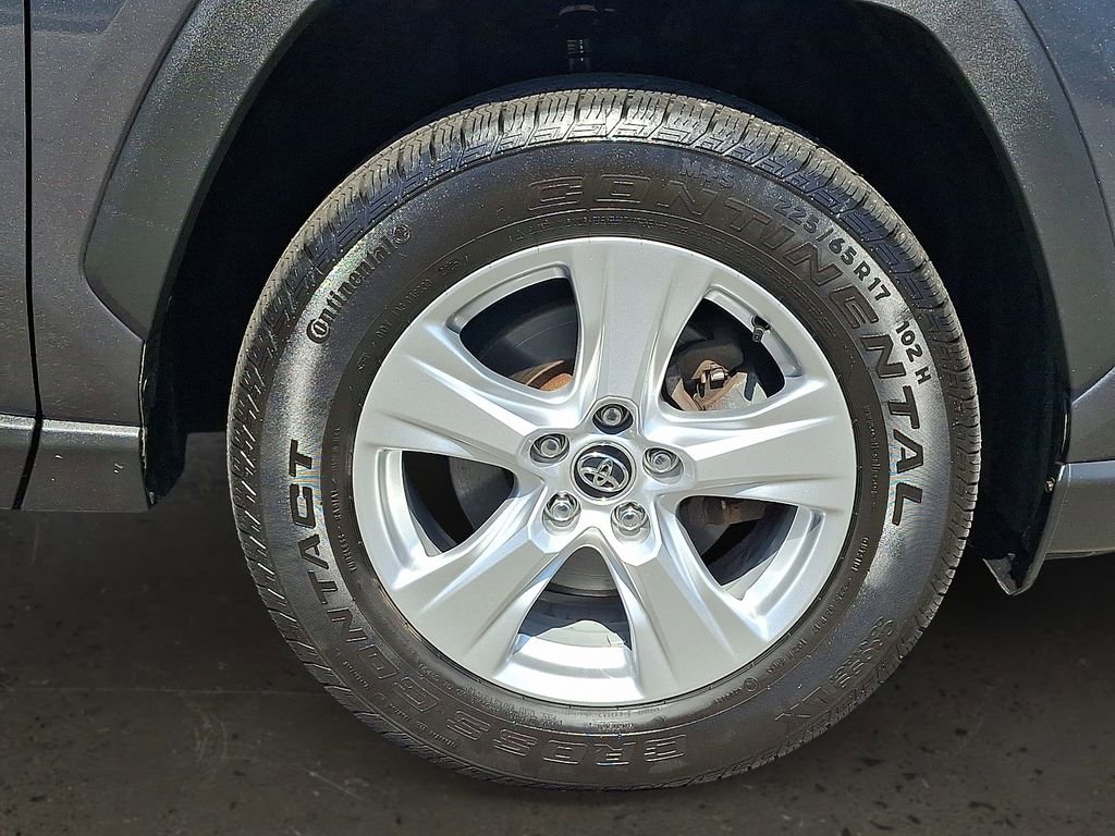 Used 2019 Toyota RAV4 XLE AWD/4WD image 9