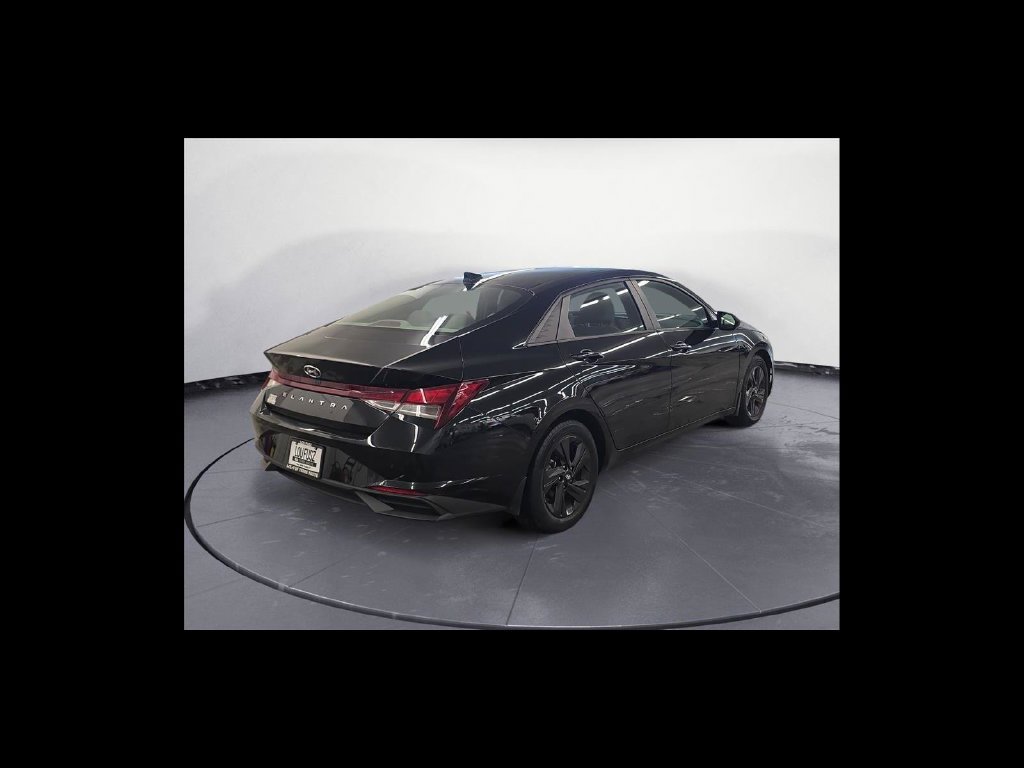 Used 2022 Hyundai Elantra SEL w/ Convenience Package FWD image 6