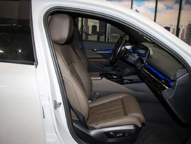 Used 2024 BMW i5 M60 w/ Premium Package AWD/4WD image 19