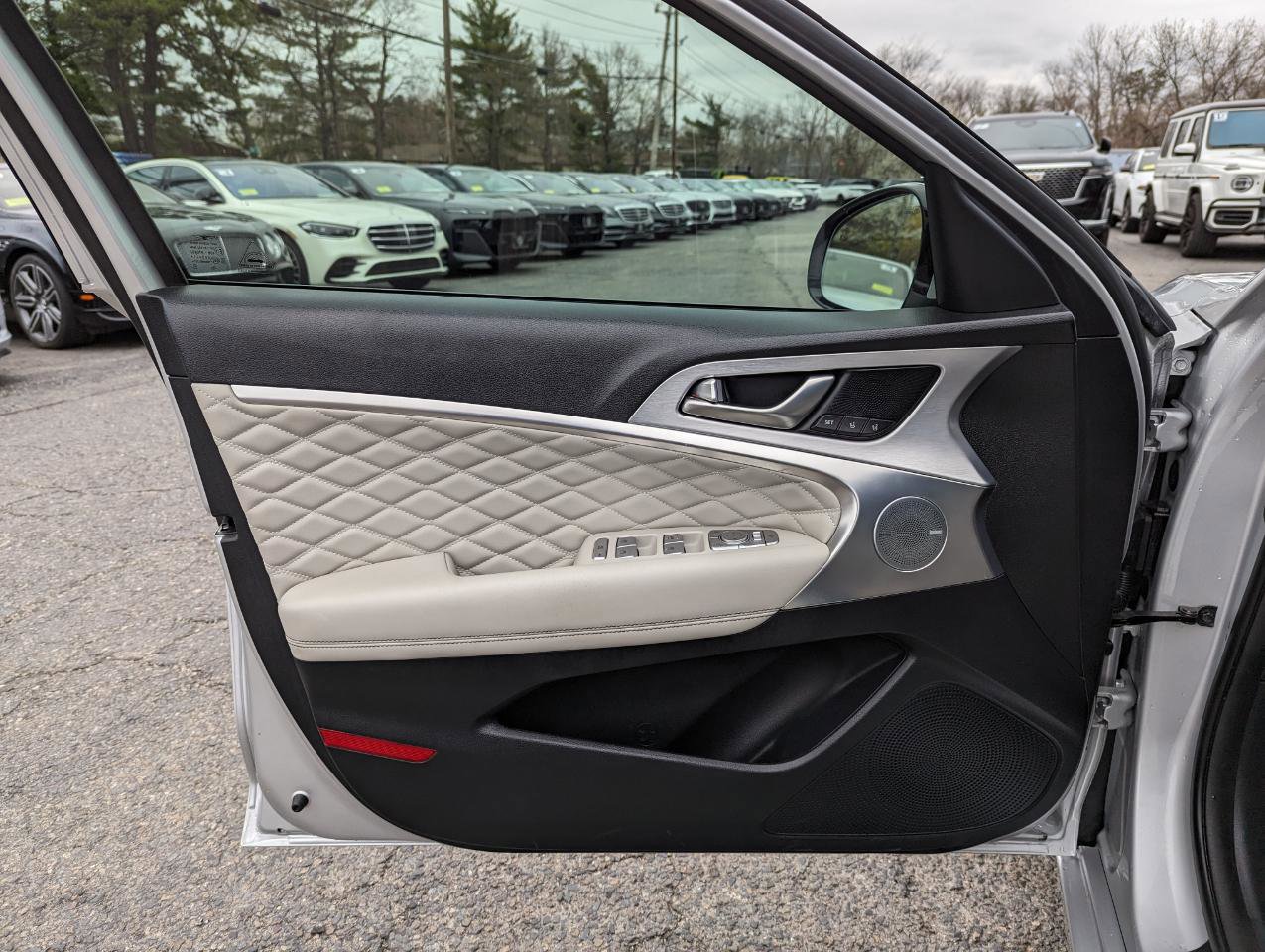 Used 2019 Genesis G70 2.0T Advanced w/ Prestige Package image 9