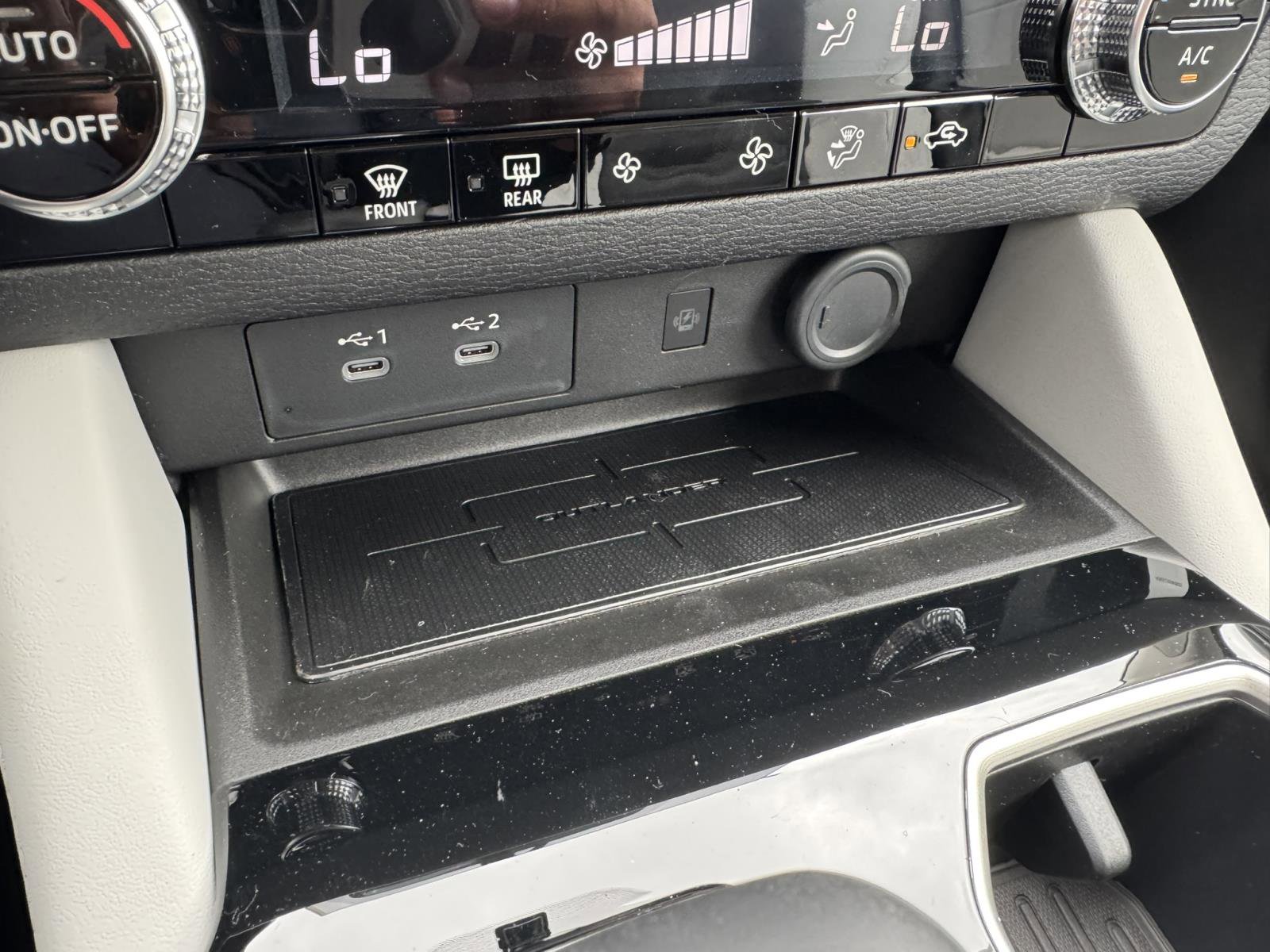 New 2025 Mitsubishi Outlander SE image 26