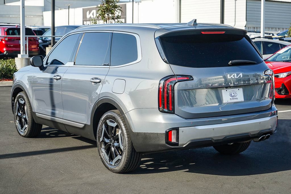 Used 2023 Kia Telluride EX w/ EX Captain's Chair Package FWD image 7