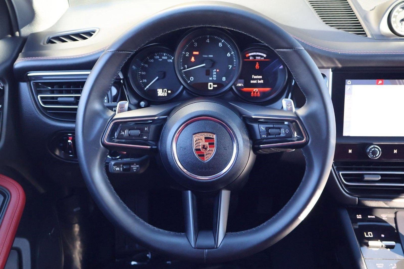 Certified 2025 Porsche Macan image 29