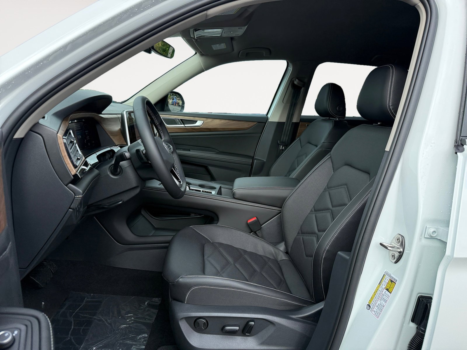 New 2026 Volkswagen Atlas SE image 10