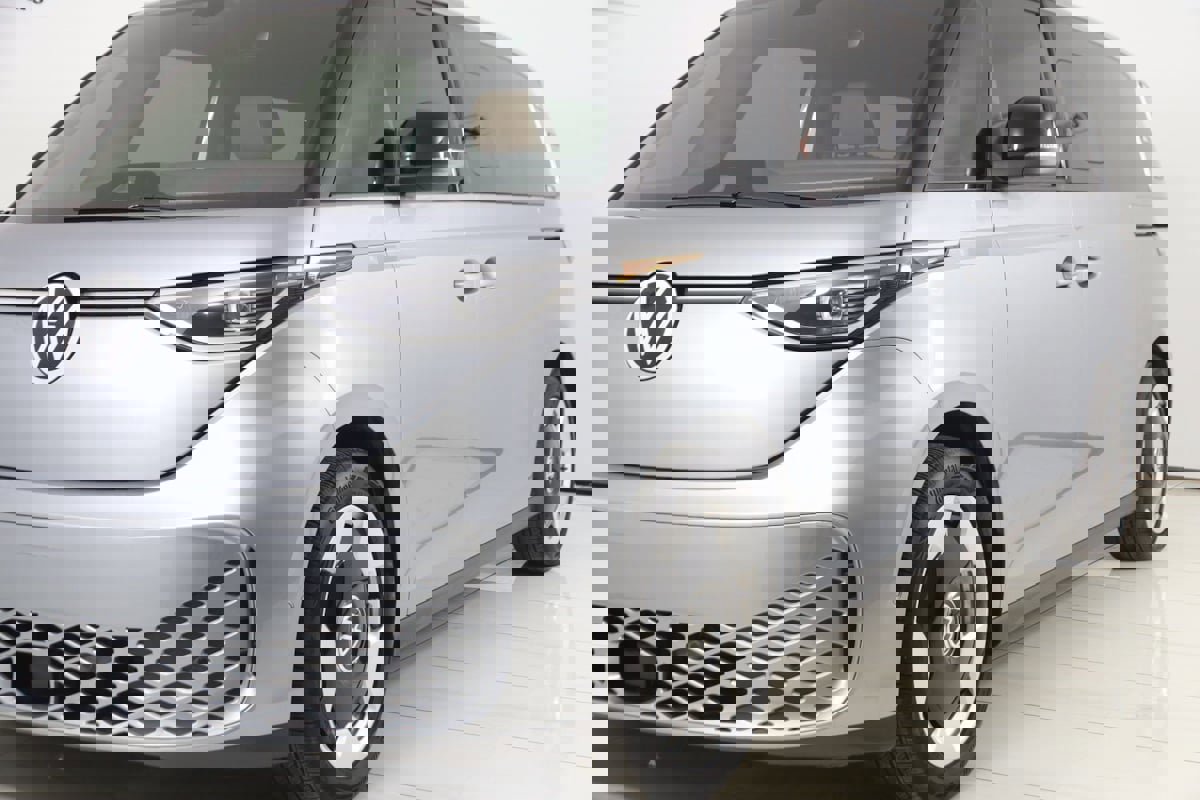 Used 2025 Volkswagen ID. Buzz Pro S image 65