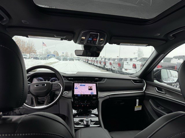 New 2025 Jeep Grand Cherokee L Limited image 31