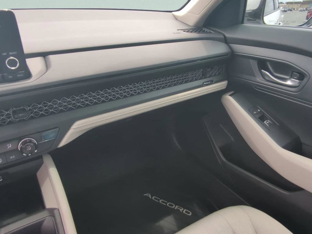 Certified 2025 Honda Accord LX image 14