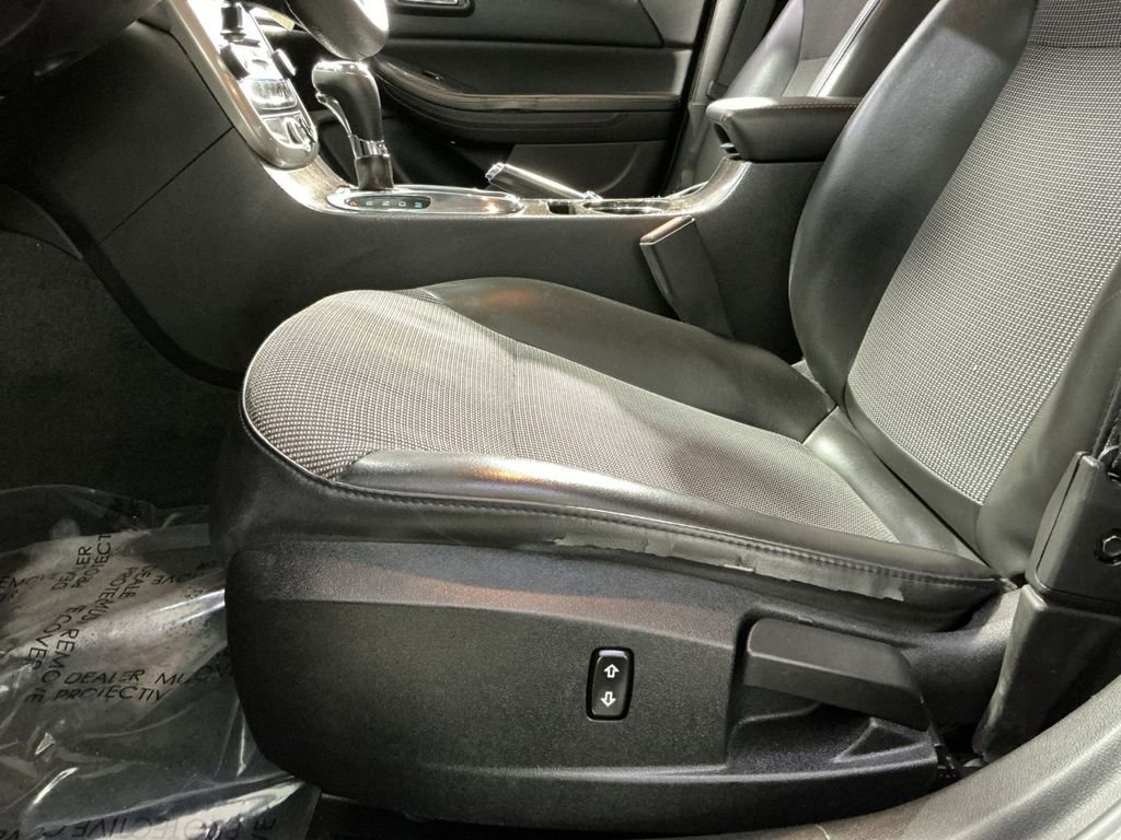 Used 2015 Chevrolet Malibu LT image 22