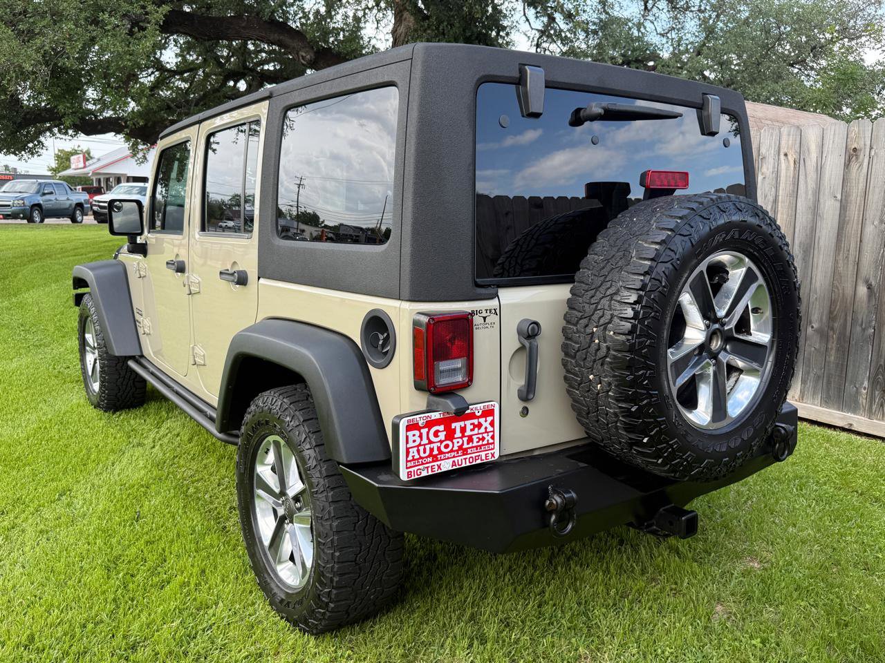Used 2017 Jeep Wrangler Unlimited Sport image 8