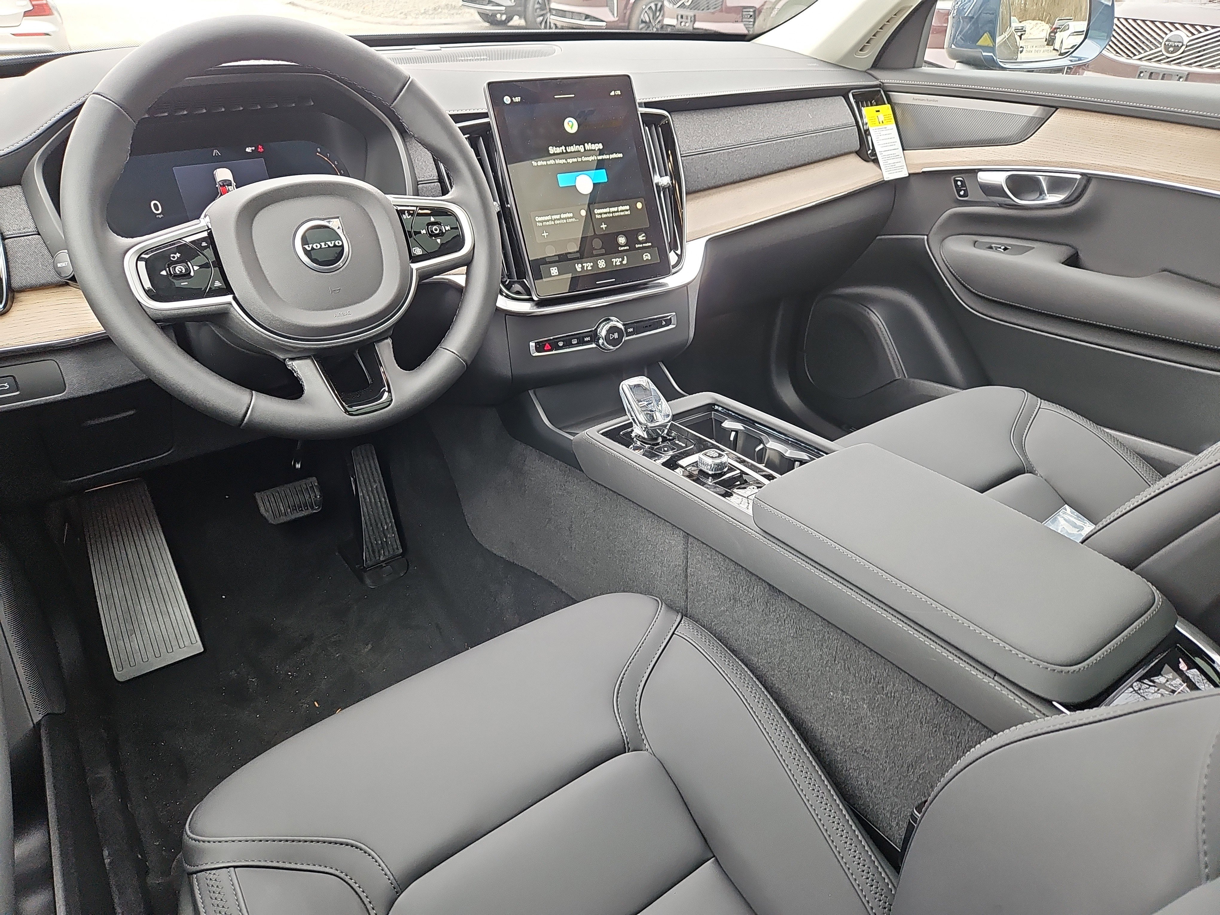 New 2026 Volvo XC90 B5 Plus w/ Protection Package Premier image 3