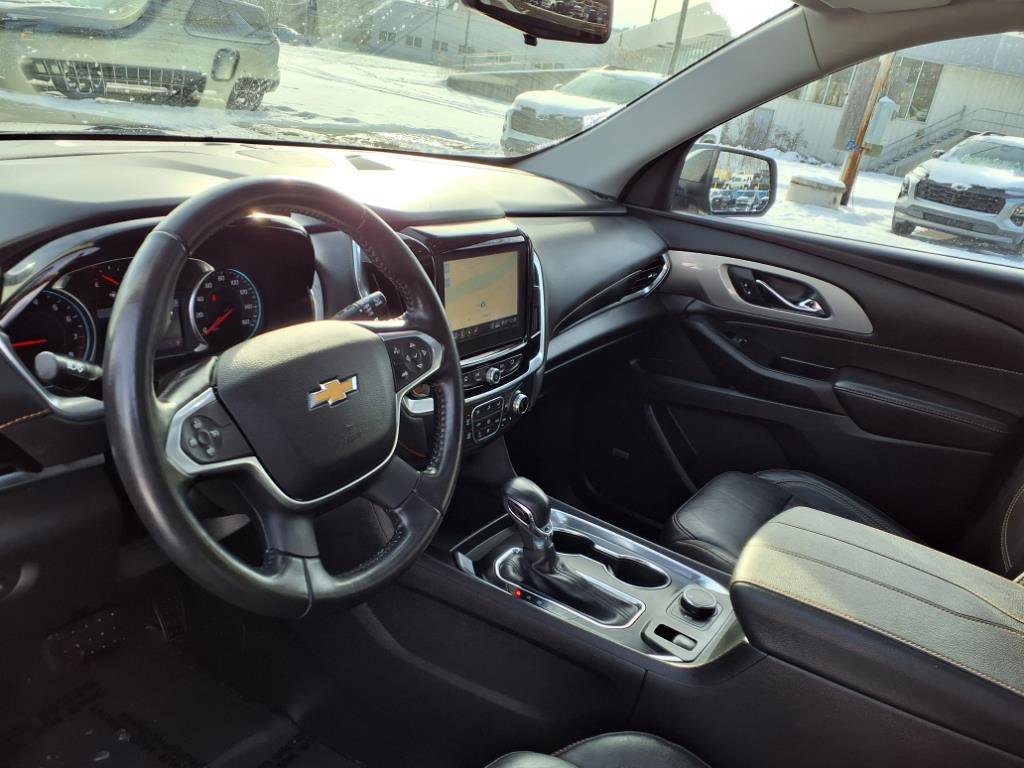 Used 2021 Chevrolet Traverse LT w/ LT Premium Package image 11