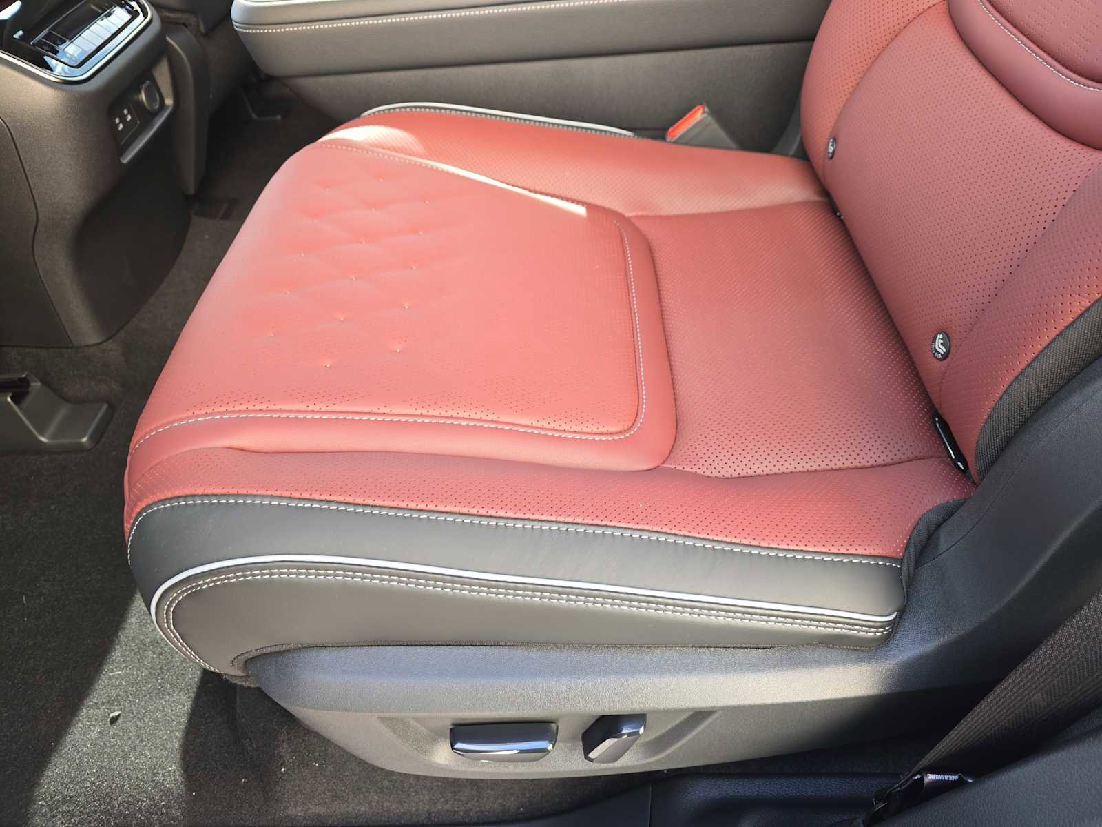 New 2026 INFINITI QX80 Autograph w/ Premium Cargo Package image 16