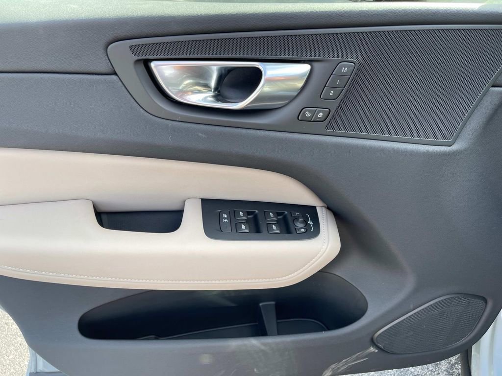 New 2026 Volvo XC60 B5 Plus w/ Protection Package Premier image 21
