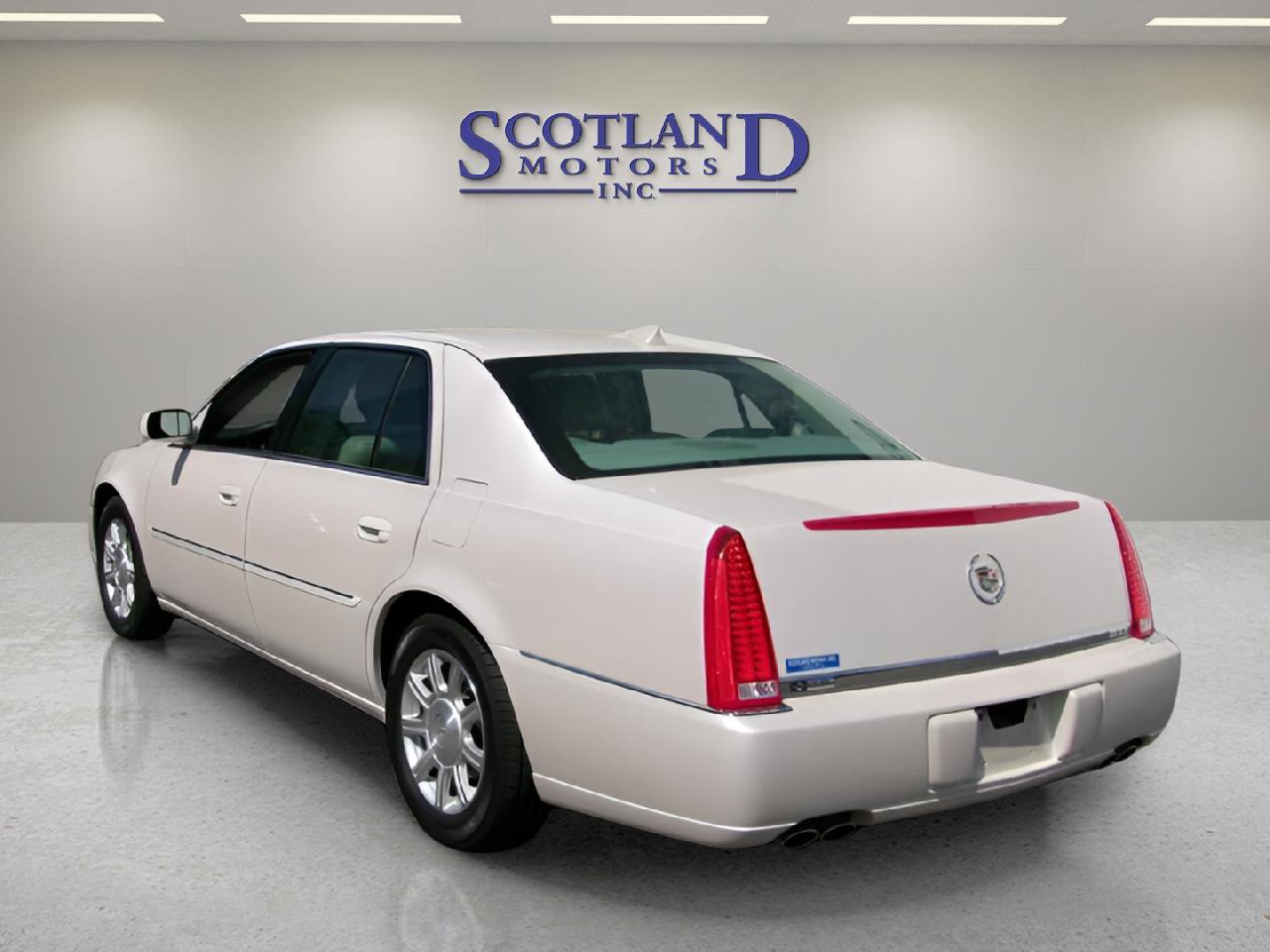 Used 2011 Cadillac DTS image 8