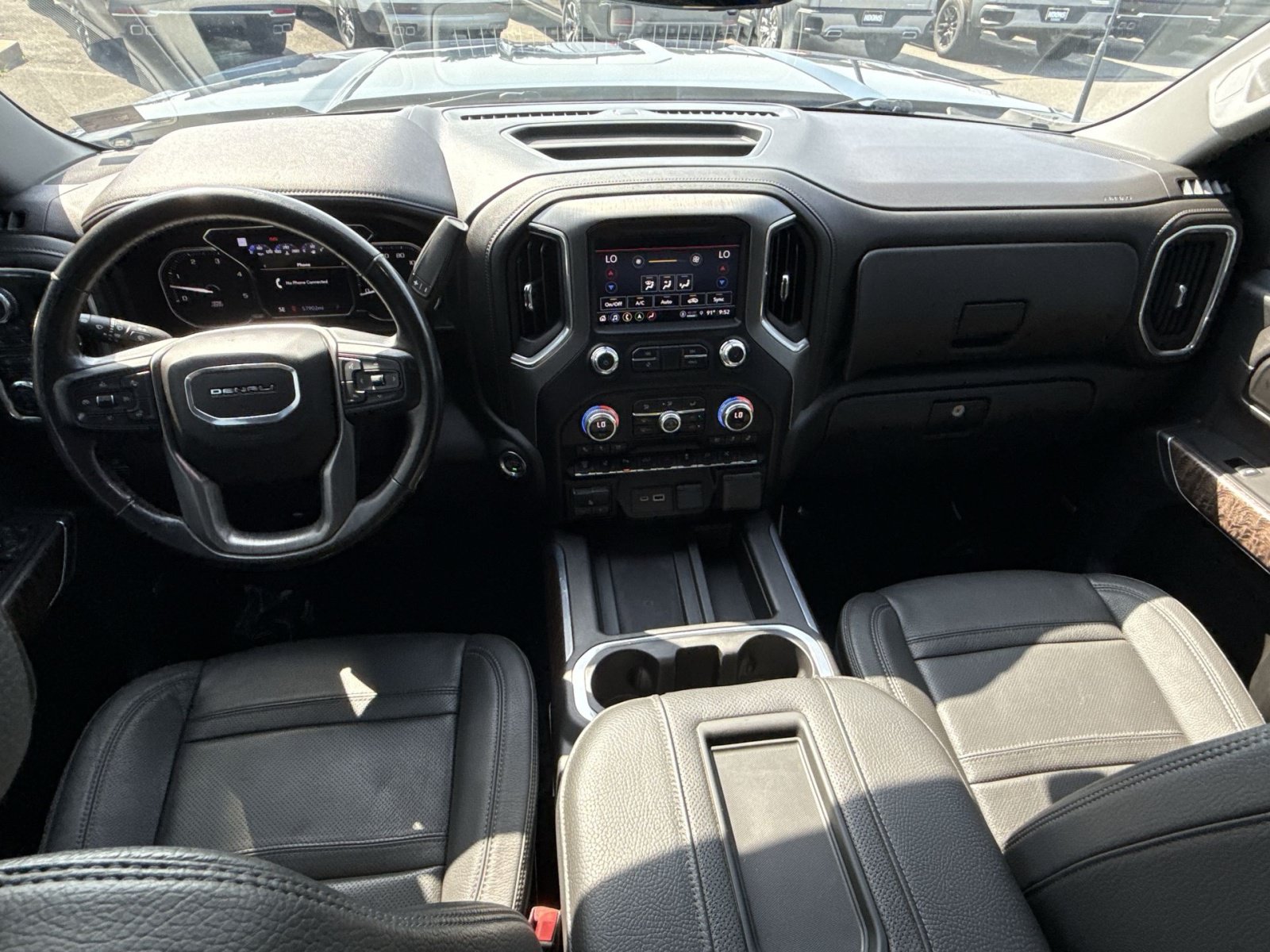 Used 2021 GMC Sierra 3500 Denali w/ Denali Ultimate Package AWD/4WD image 23