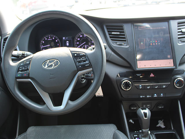 Used 2016 Hyundai Tucson SE w/ Option Group 02 FWD image 10