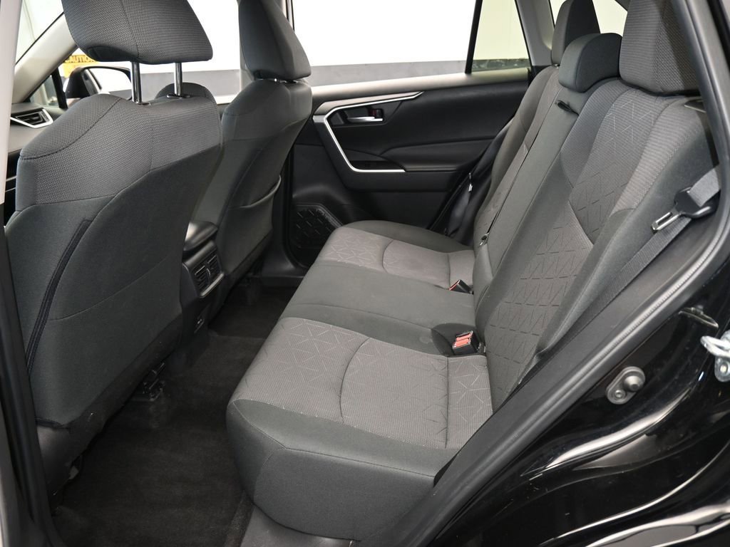 Used 2024 Toyota RAV4 XLE image 34