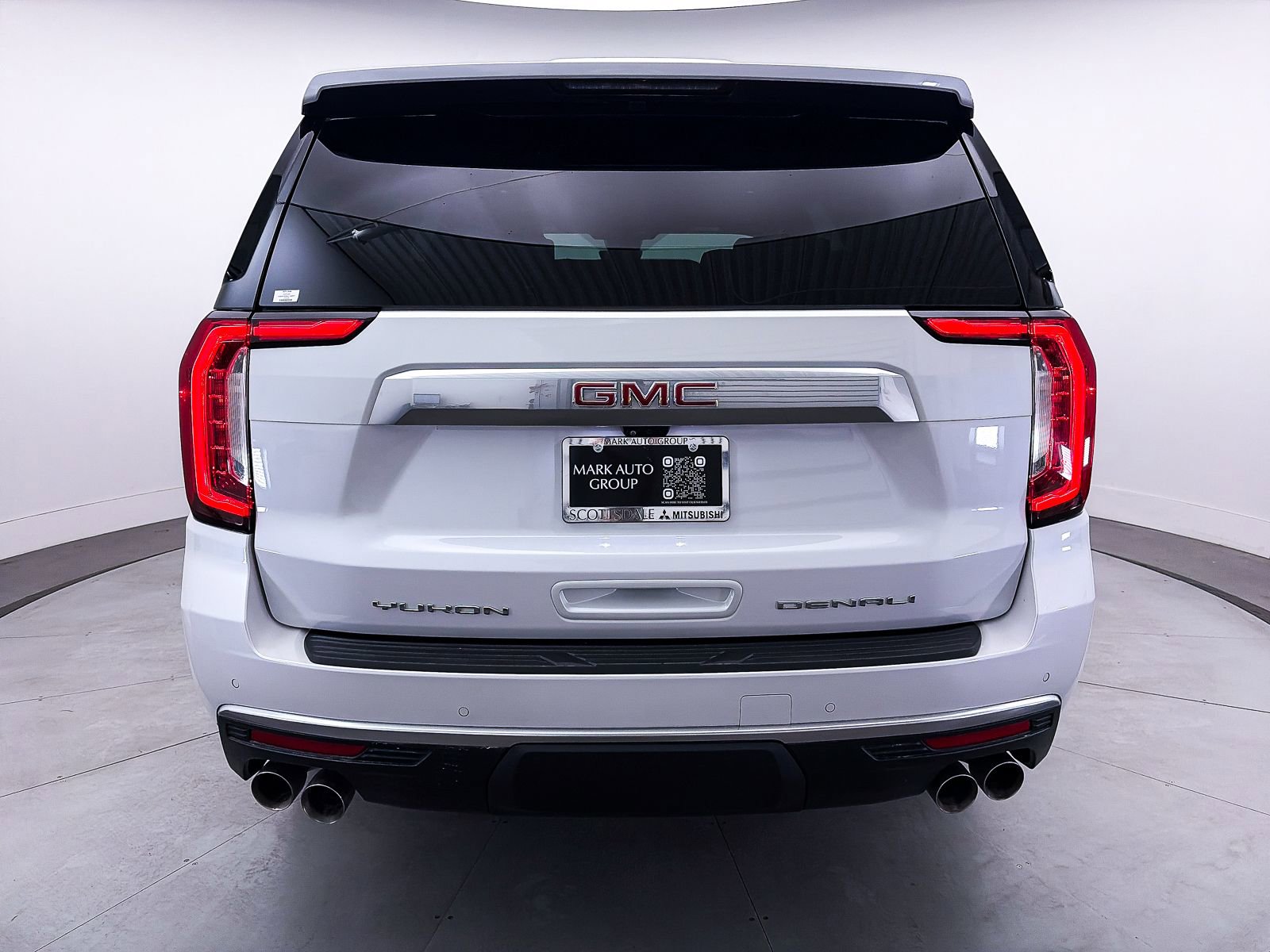 Used 2024 GMC Yukon Denali w/ Advanced Technology Package AWD/4WD image 19