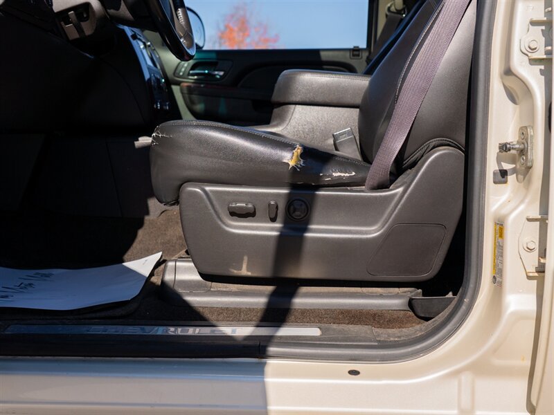 Used 2013 Chevrolet Suburban LTZ AWD/4WD image 17