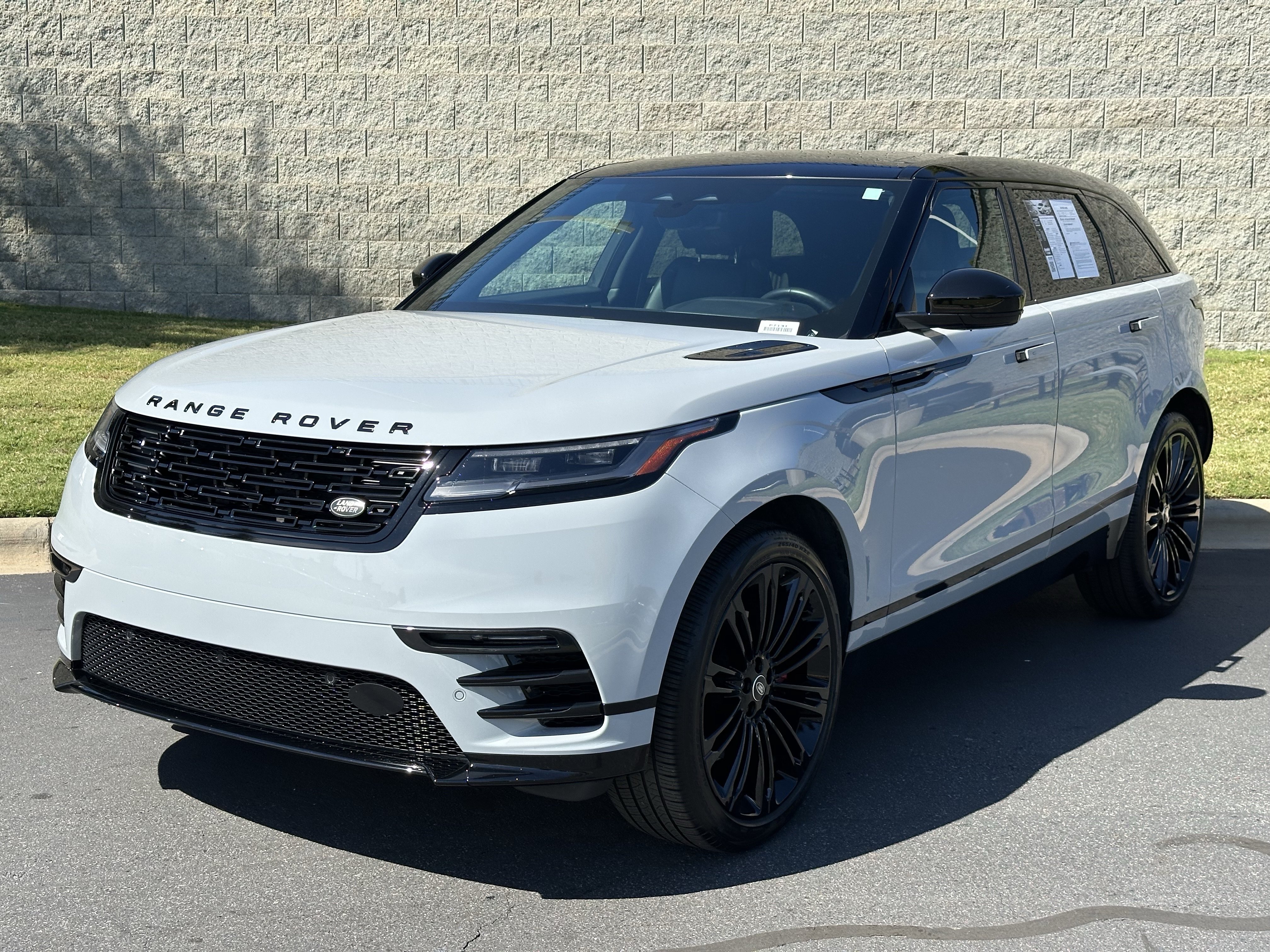 Certified 2024 Land Rover Range Rover Velar Dynamic SE AWD/4WD image 1