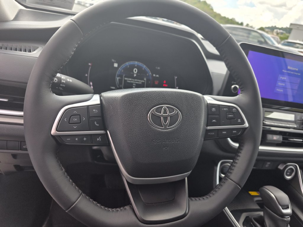 Used 2025 Toyota Grand Highlander FWD image 15
