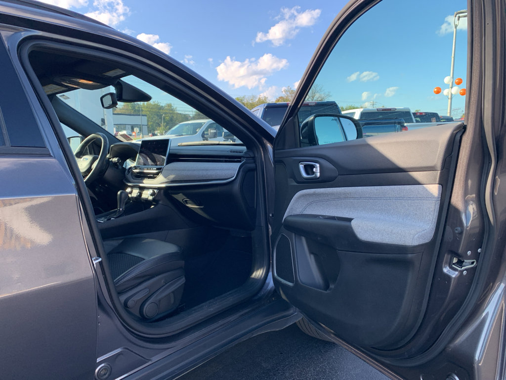 Used 2024 Jeep Compass Latitude image 28