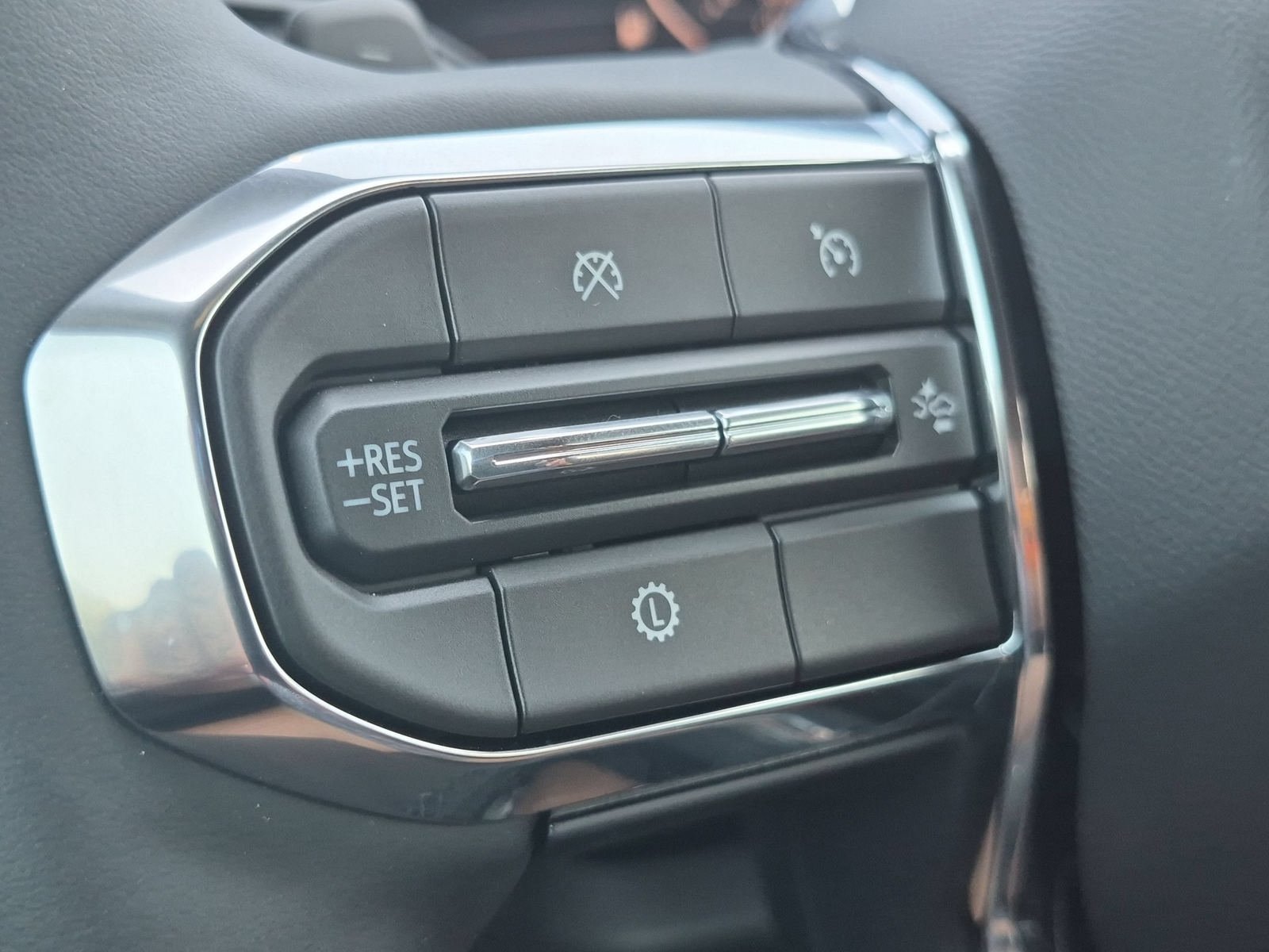 New 2027 GMC Terrain Elevation w/ Elevation Premium Package FWD image 13