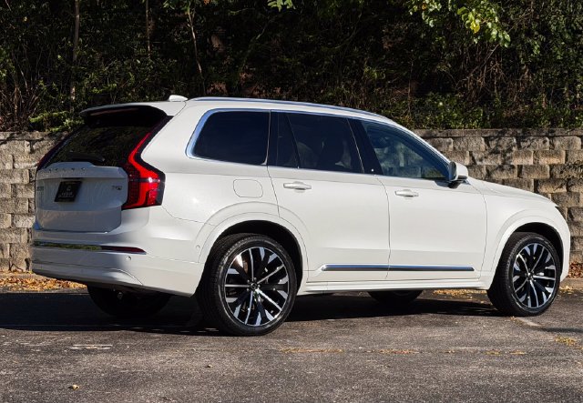 Used 2025 Volvo XC90 T8 Ultra w/ Protection Package Premier AWD/4WD image 5