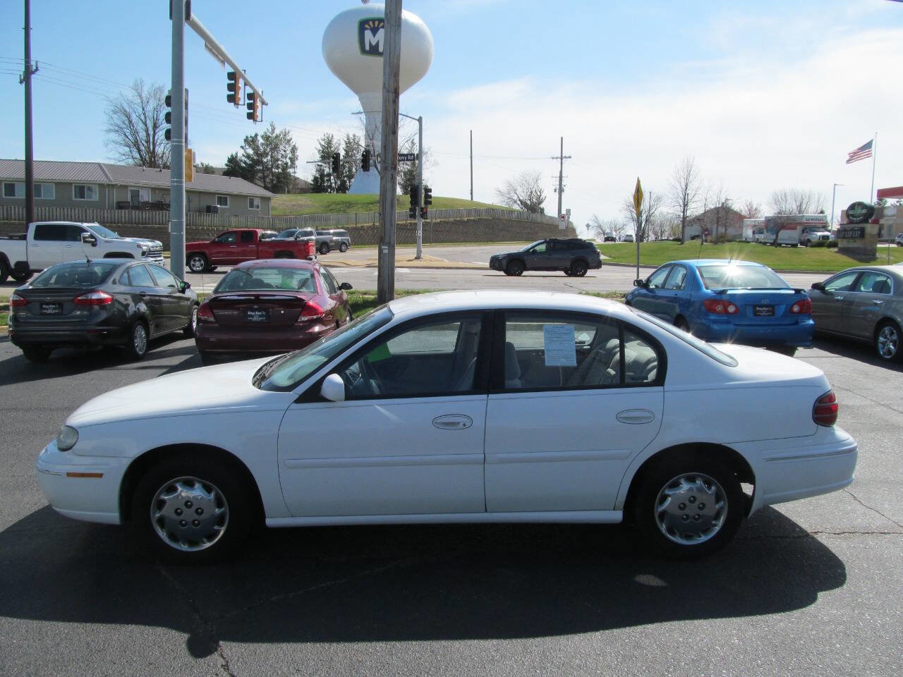 Used 1999 Oldsmobile Cutlass GL w/ Convenience Pkg image 2