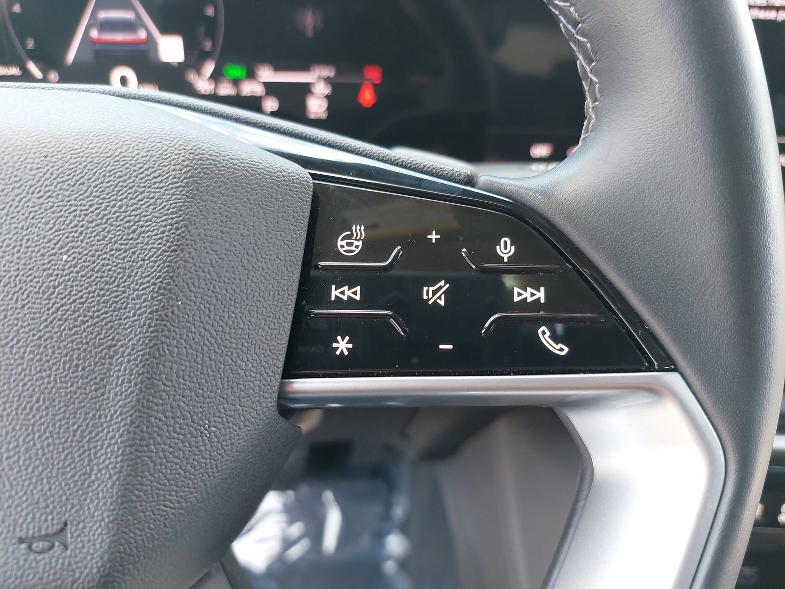 Used 2025 Audi Q5 Premium w/ Convenience Package AWD/4WD image 18