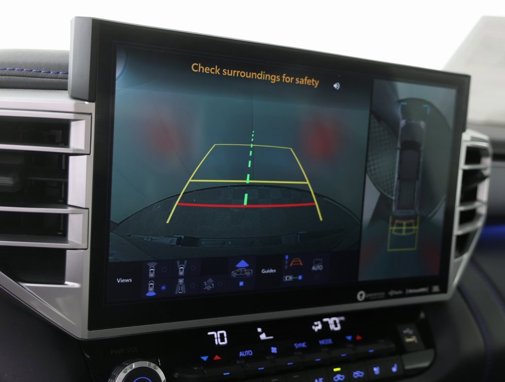 Used 2024 Toyota Tundra Platinum image 10