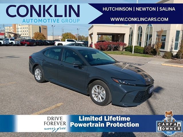 Used 2025 Toyota Camry LE image 1