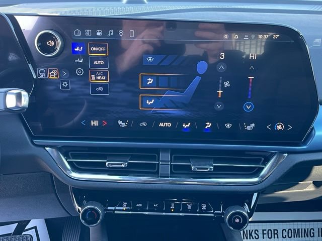 New 2026 Chevrolet Equinox EV LT w/ LPO, Tech Bronze Package FWD image 24