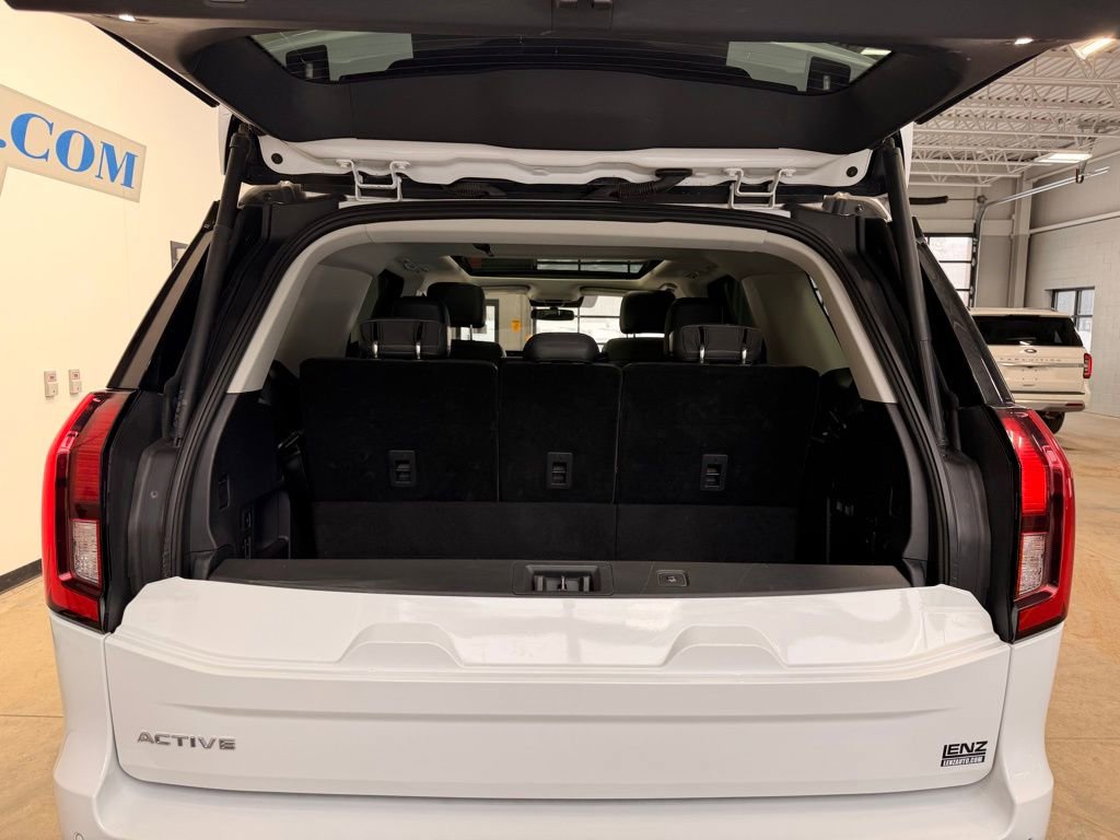 Used 2025 Ford Expedition Active image 8