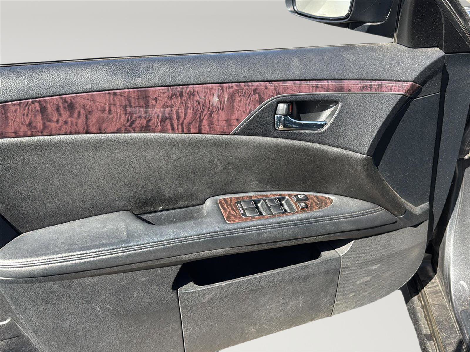 Used 2011 Toyota Avalon FWD image 12