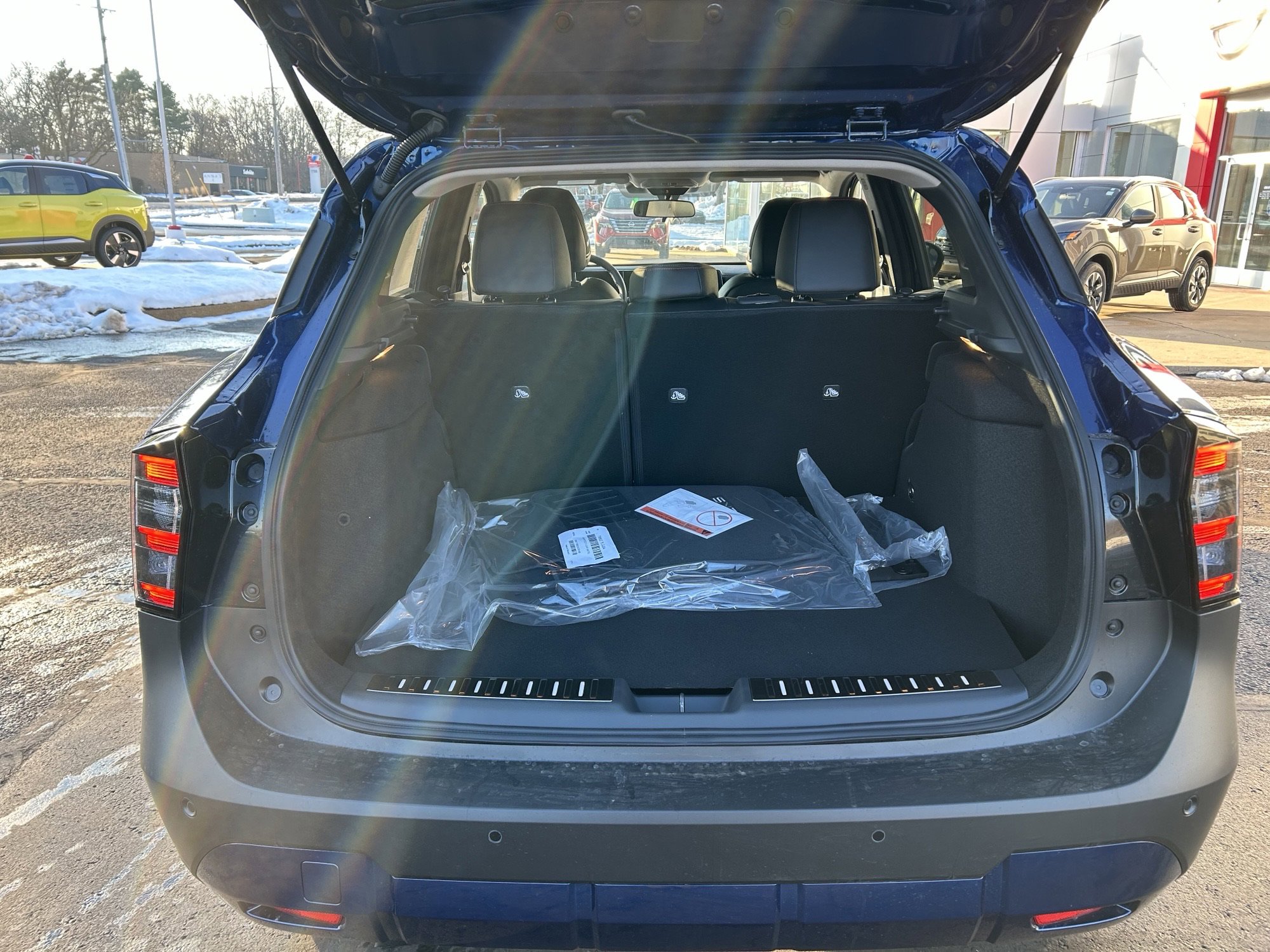 New 2026 Nissan Kicks SR w/ SR Premium Package AWD/4WD image 7