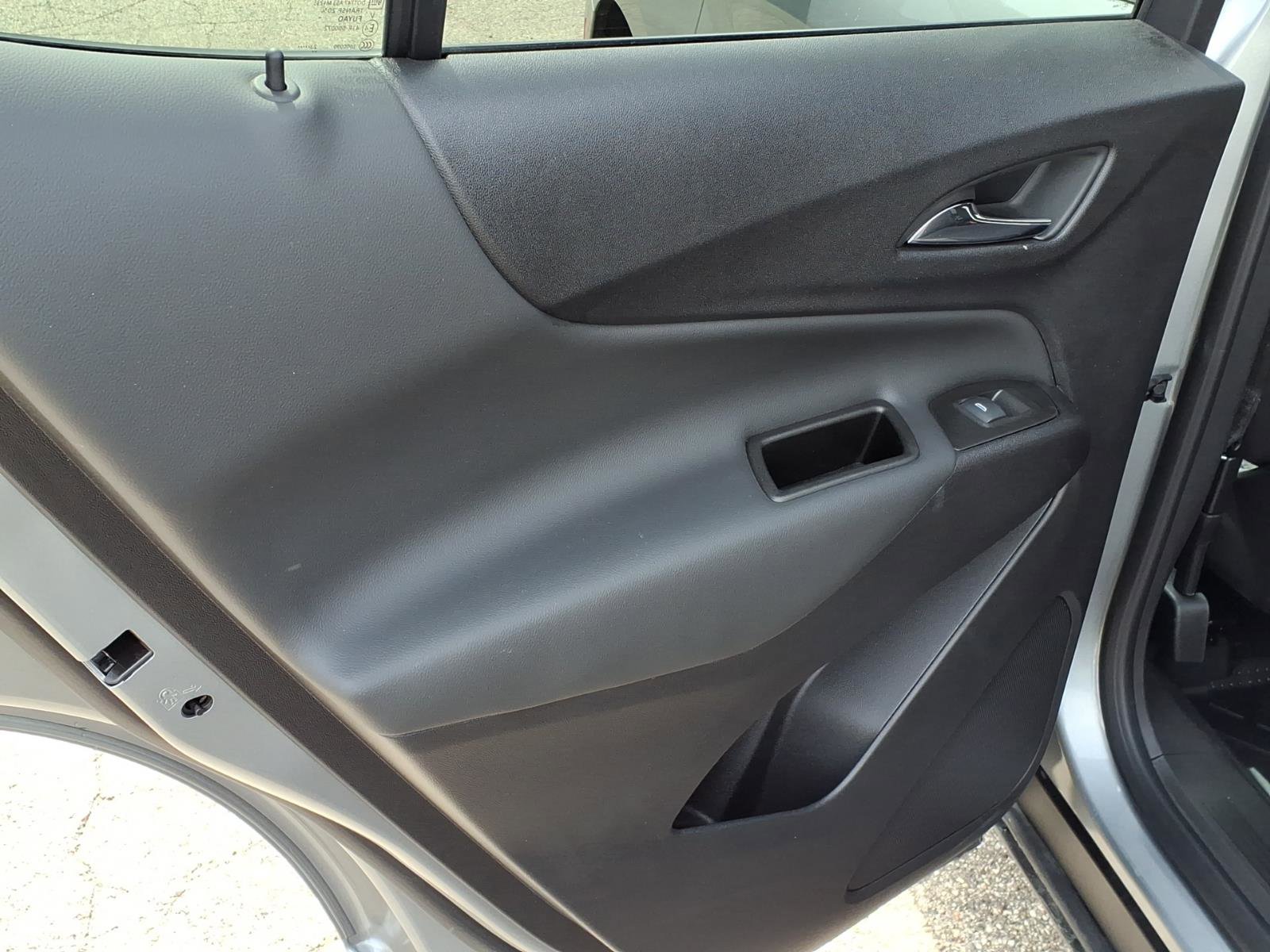 Certified 2024 Chevrolet Equinox LT w/ LPO, Floor Liner Package image 10