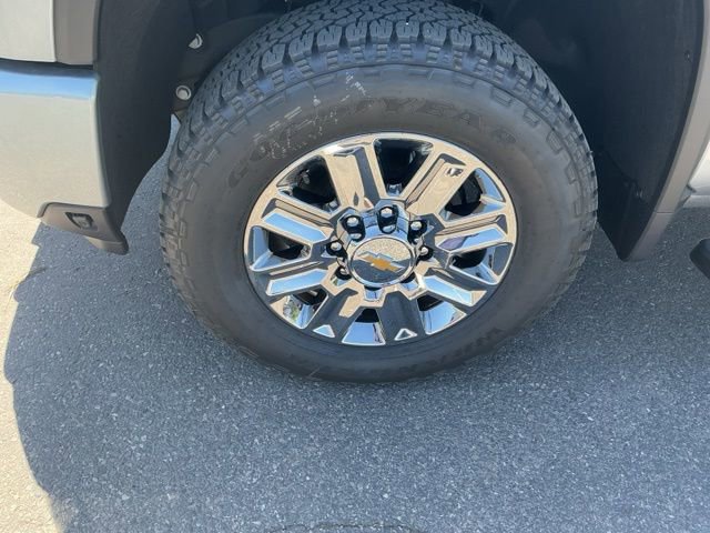 New 2026 Chevrolet Silverado 3500 High Country w/ High Country Premium Package AWD/4WD image 9