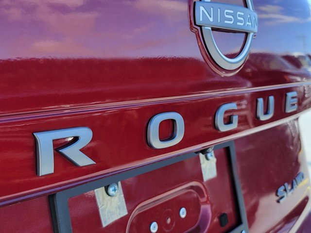 New 2025 Nissan Rogue SL image 9