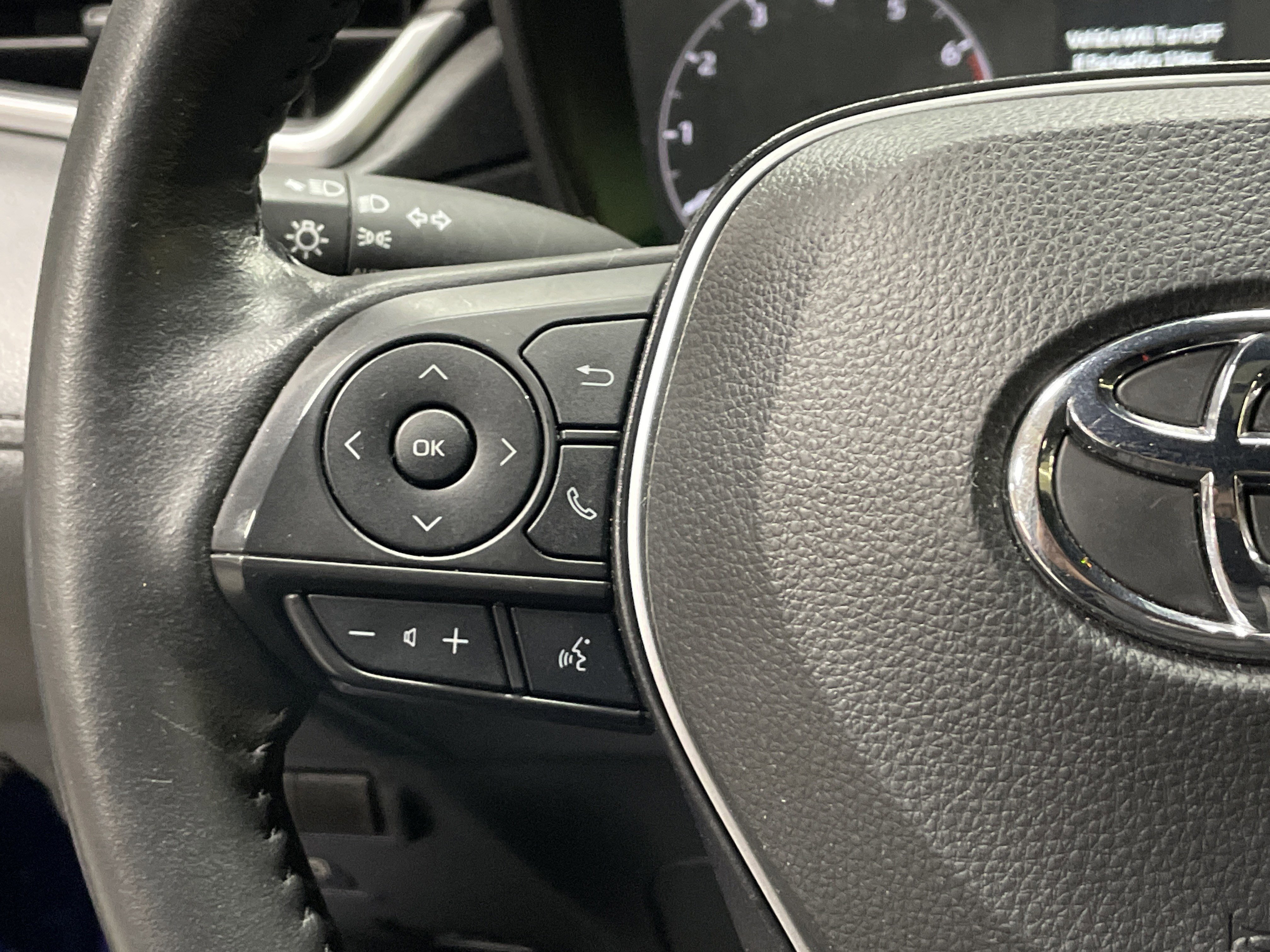 Used 2023 Toyota Corolla Cross AWD Hybrid w/ Moonroof Package image 19