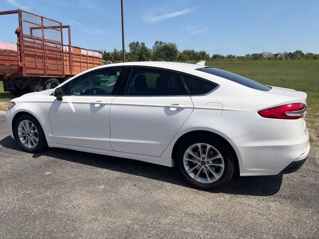 Used 2020 Ford Fusion SE FWD image 7