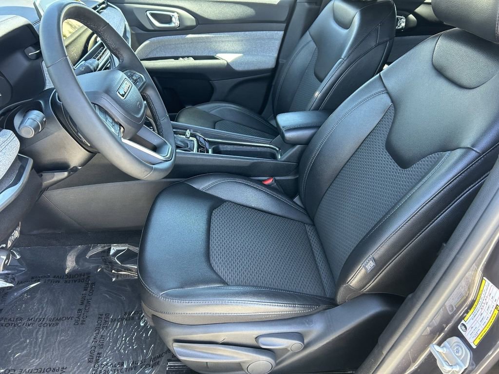 Used 2024 Jeep Compass Latitude image 23