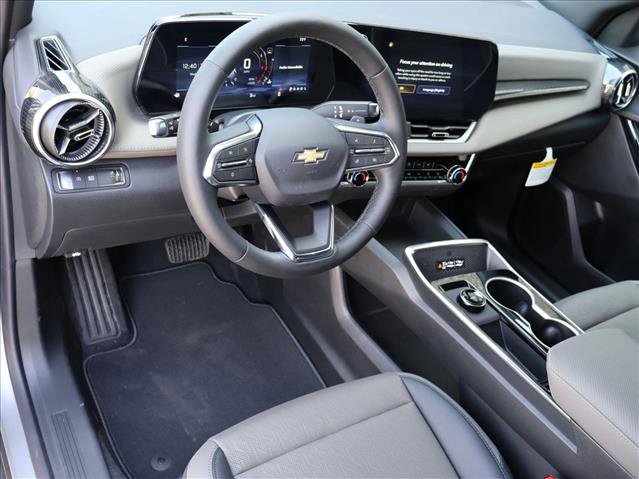 New 2026 Chevrolet Equinox LT w/ Convenience Package II FWD image 3