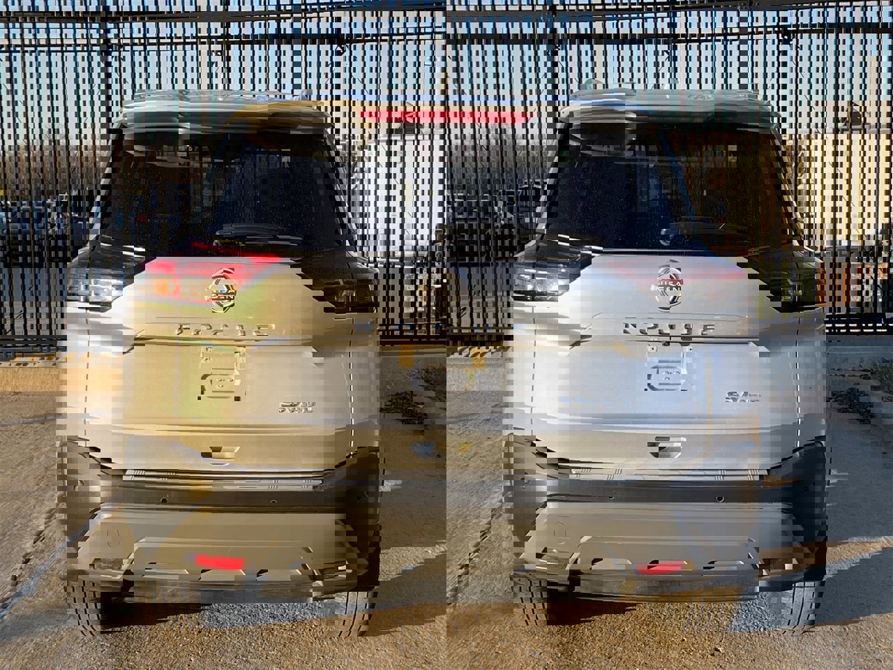 Certified 2023 Nissan Rogue SV w/ SV Premium Package image 3